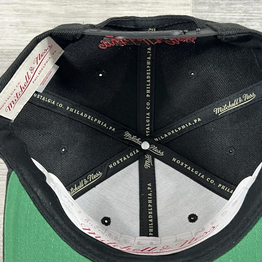 Mitchell & Ness Chicago Bulls Dual Whammy 1991 Black Adjustable Snapback Hat Cap